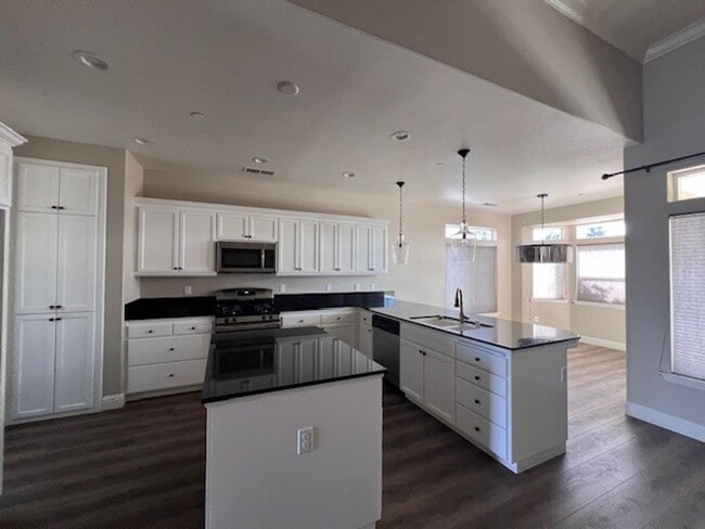 Building Photo - Coming Soon!