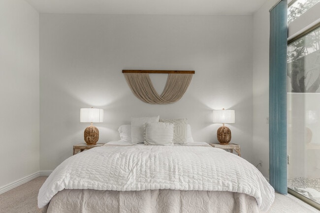 Building Photo - 6711 E Camelback Rd