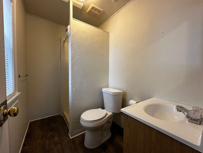 Building Photo - 1020 Berner St