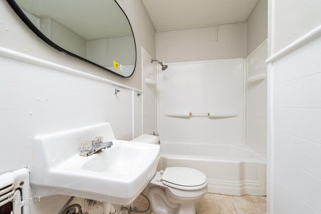 Building Photo - 1725 Ave D