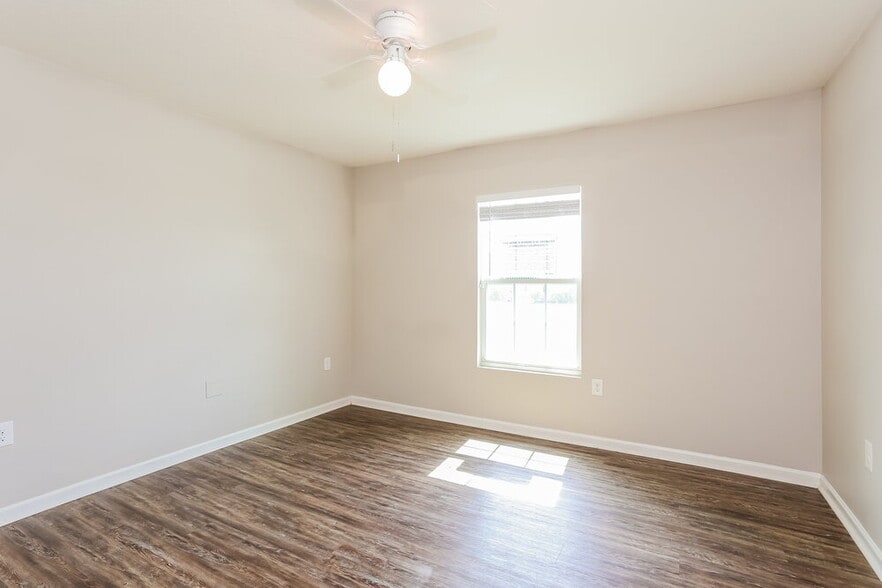Building Photo - 2067 Tyson Lake Dr
