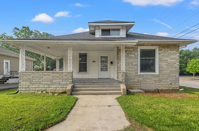 Building Photo - 602 E Jackson St