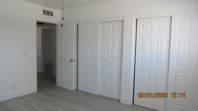 Building Photo - 3 bedroom 2 bathroom with Solar!!!!