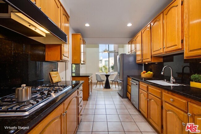 Building Photo - 1531 Camden Ave
