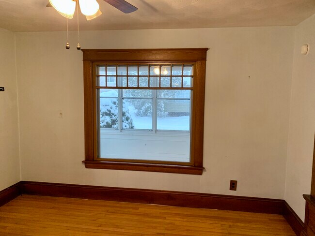 Building Photo - 6 Clark St