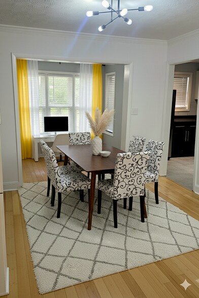 Building Photo - 903 Summit North Dr NE