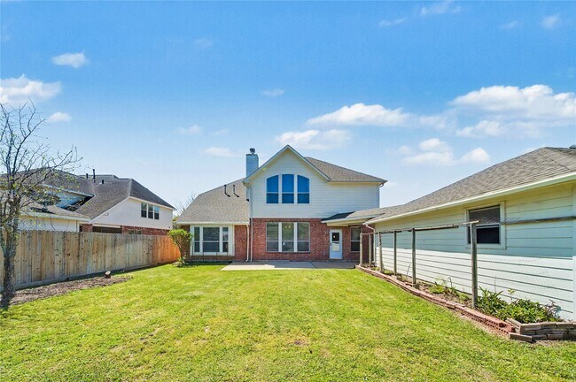 Building Photo - 17422 Memorial Blossom Dr