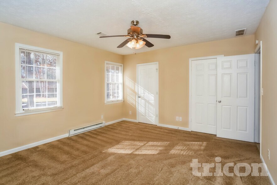 Building Photo - 1631 Quail Run SW