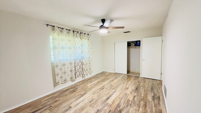 Building Photo - Home in Seminole for rent