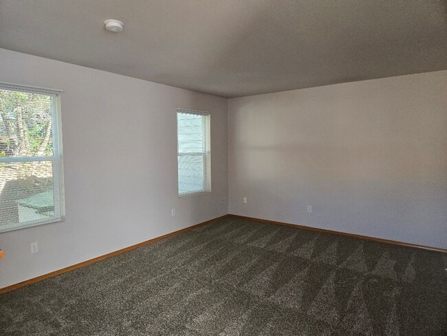 Building Photo - 26408 Granny Smith Ln NE