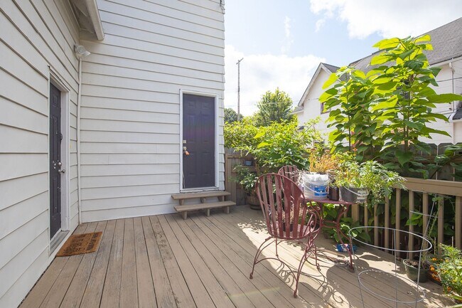 Building Photo - 1432 W 110th St