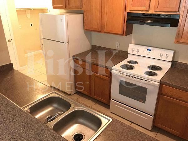 Building Photo - 2920 La Estancia Ln