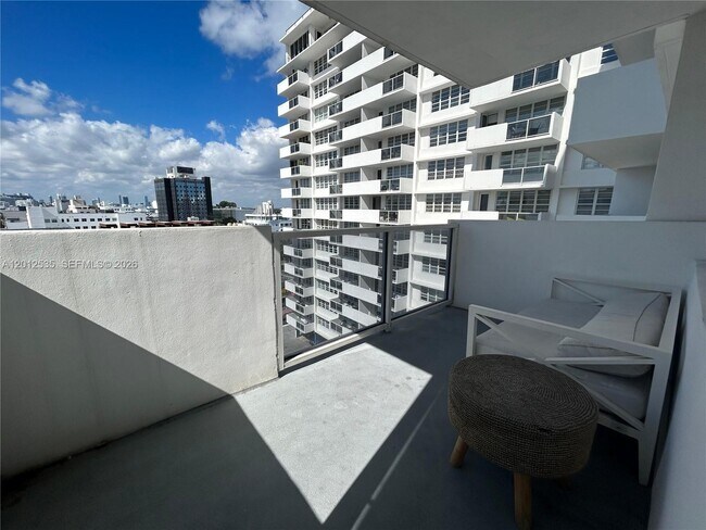 Building Photo - 100 Lincoln Rd