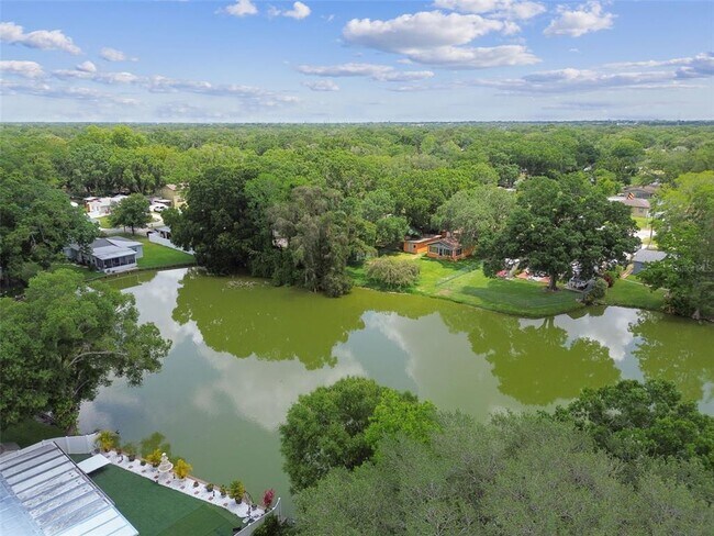 Building Photo - 4910 N Darby Ave