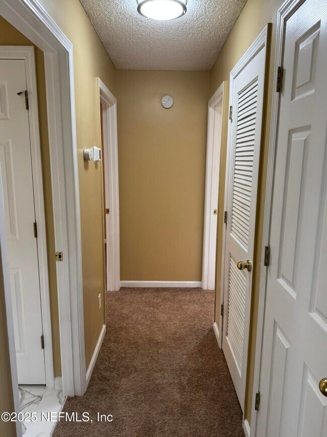 Building Photo - 1318 Yellow Jacket Ct