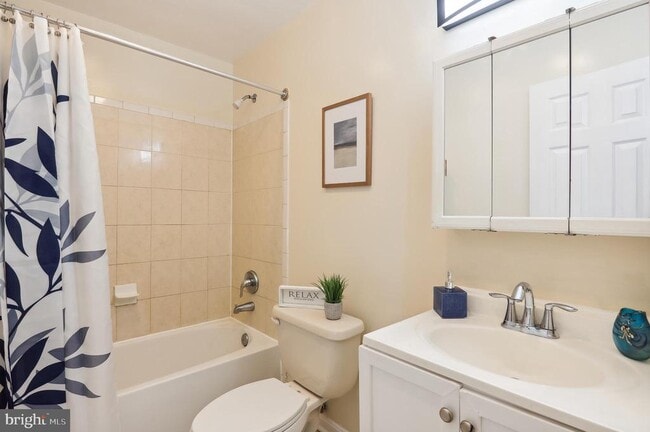 Building Photo - 517 Carmody Hills Dr