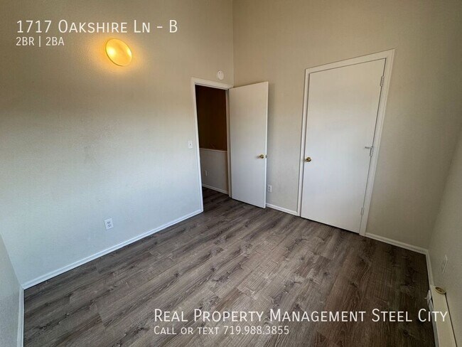 Building Photo - 1717 Oakshire Ln