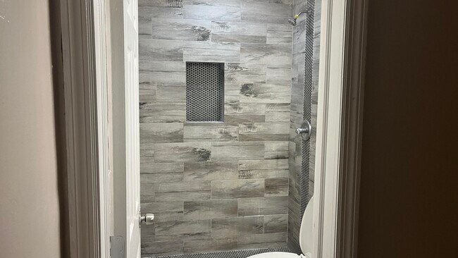 Building Photo - 2001 NE 2nd Terrace