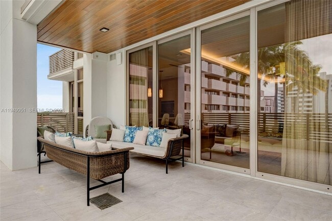 Building Photo - 515 Valencia Ave