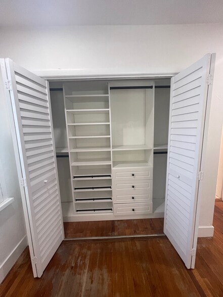 Building Photo - 2510 SW 27th St