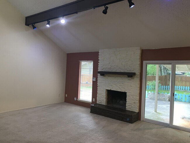 Building Photo - 412 Blue Valley Dr