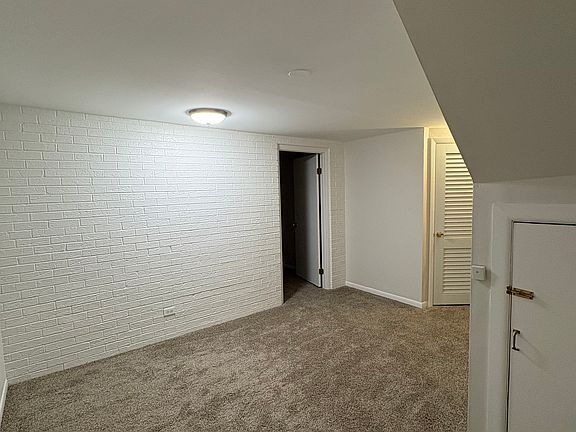 Building Photo - 410 Sunnybrook Ln