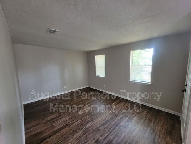 Building Photo - ~153 Stoneybrooks Pl