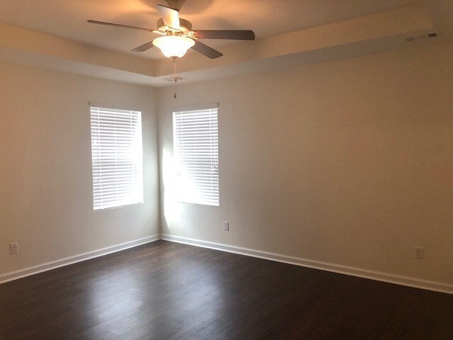 Building Photo - 218 Dogwood Cir