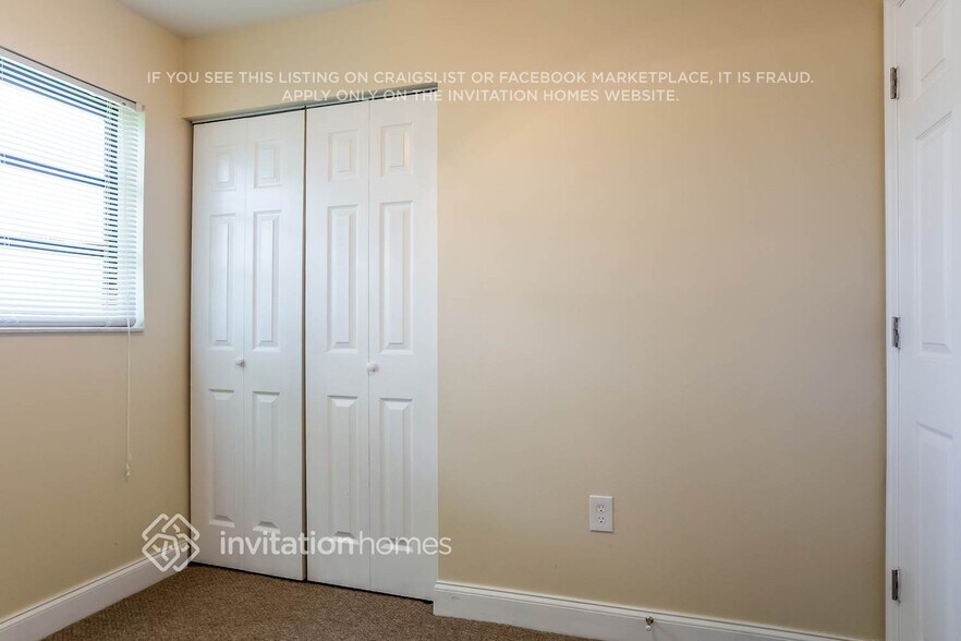 Building Photo - 9504 Bloomfield Dr