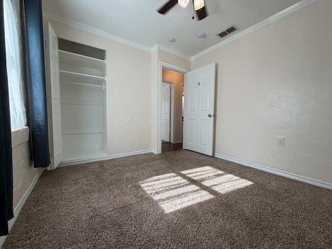 Building Photo - Room in Single Family Home on Hayes Ct