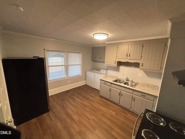 Building Photo - 509 Erwin Rd