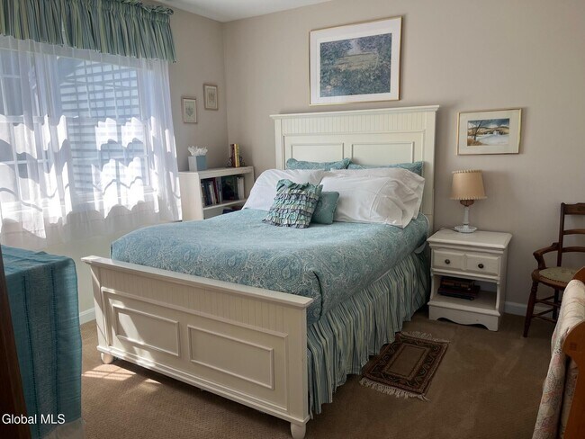 Building Photo - 68 Vista Dr