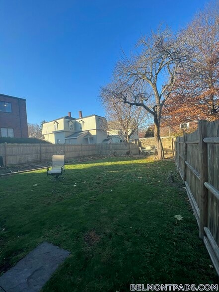 Building Photo - 16 Trowbridge St