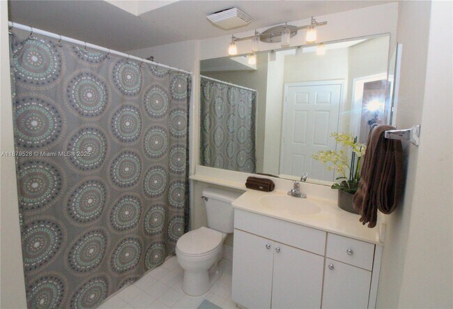 Building Photo - 17150 N Bay Rd