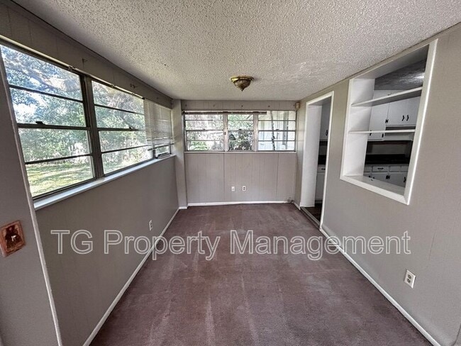 Building Photo - 6422 Solandra Dr