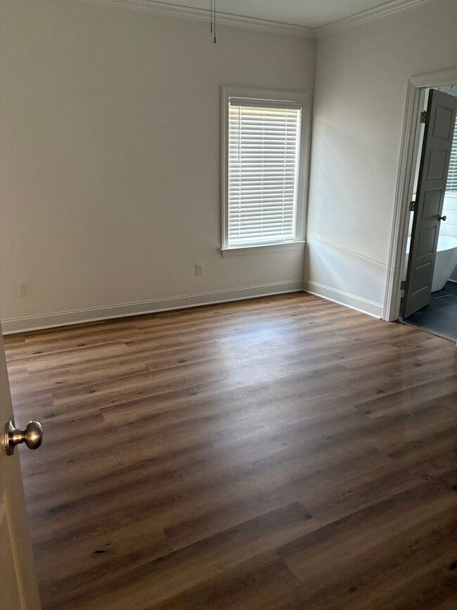 Building Photo - 141 N Buck Run Dr