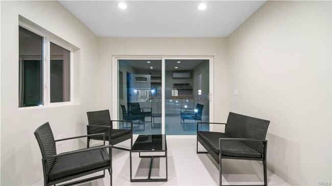 Building Photo - Pool Estate for Lease