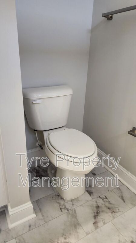 Building Photo - 1815 Fox Den Way