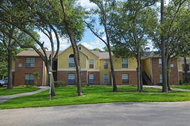 Building Photo - 8613 Mallard Reserve Dr