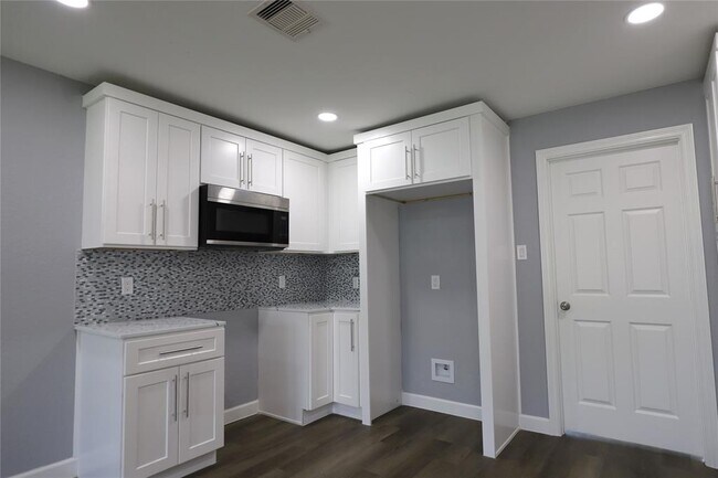 Building Photo - 4517 Brinkley St