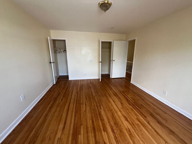Building Photo - 171 E 59th St