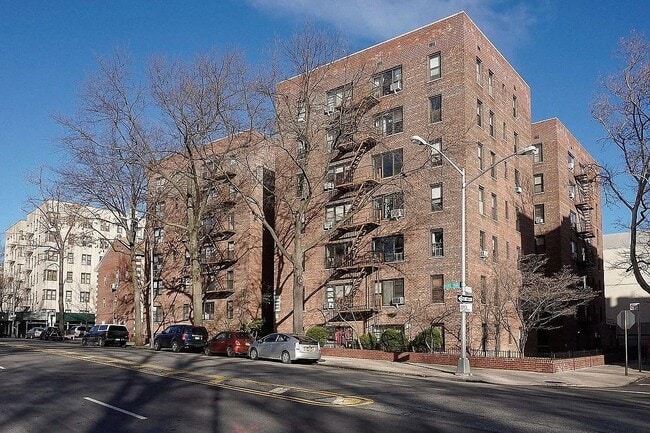 Building Photo - 2244 Bronx Pk E