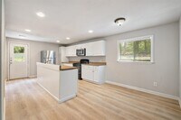 Building Photo - 143 Old Piney Trail