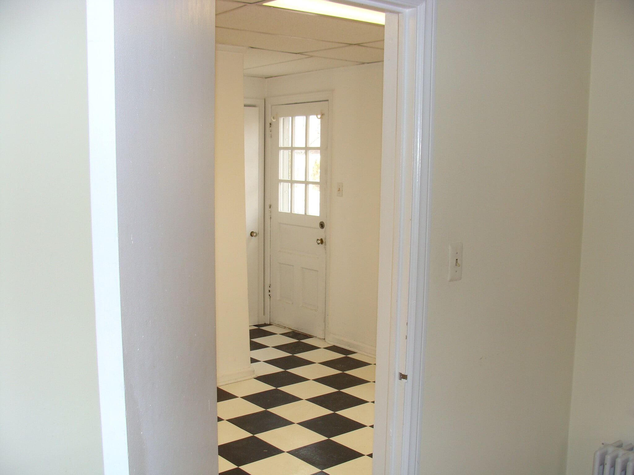 Building Photo - 677 Deer St