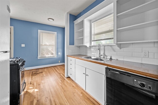 Building Photo - 1819 Sul Ross St