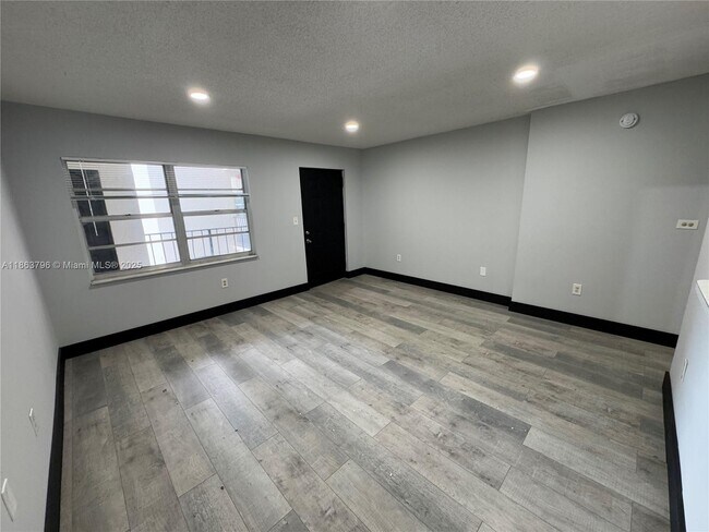 Building Photo - 3300 S Dixie Hwy