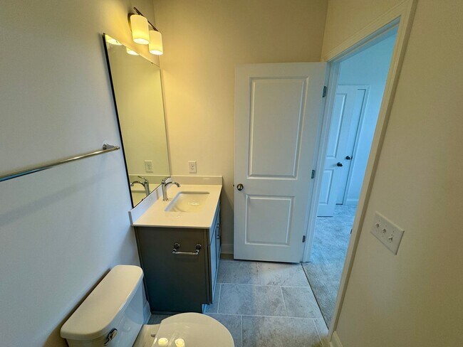 Building Photo - Brand New 3BR/3.5 Bath Townhouse in South ...