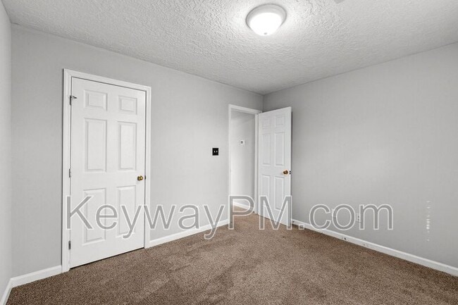 Building Photo - 137 Summerfield Cir