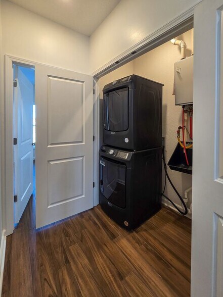 Building Photo - 4804 Antosh Cir