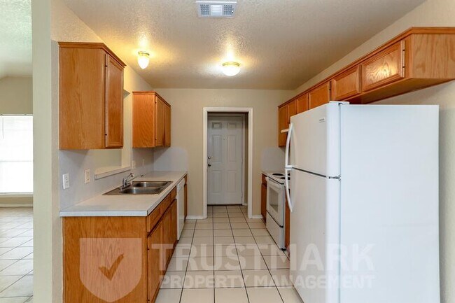 Building Photo - 4409 July Dr